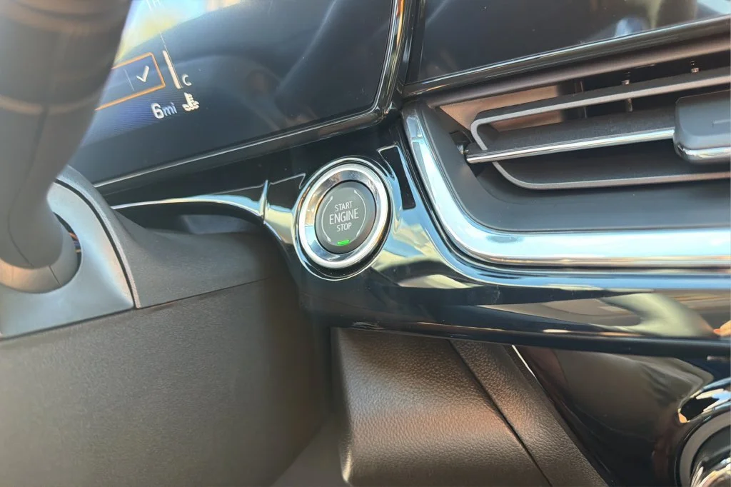 New 2026 Summit White Chevrolet ACTIV image 26