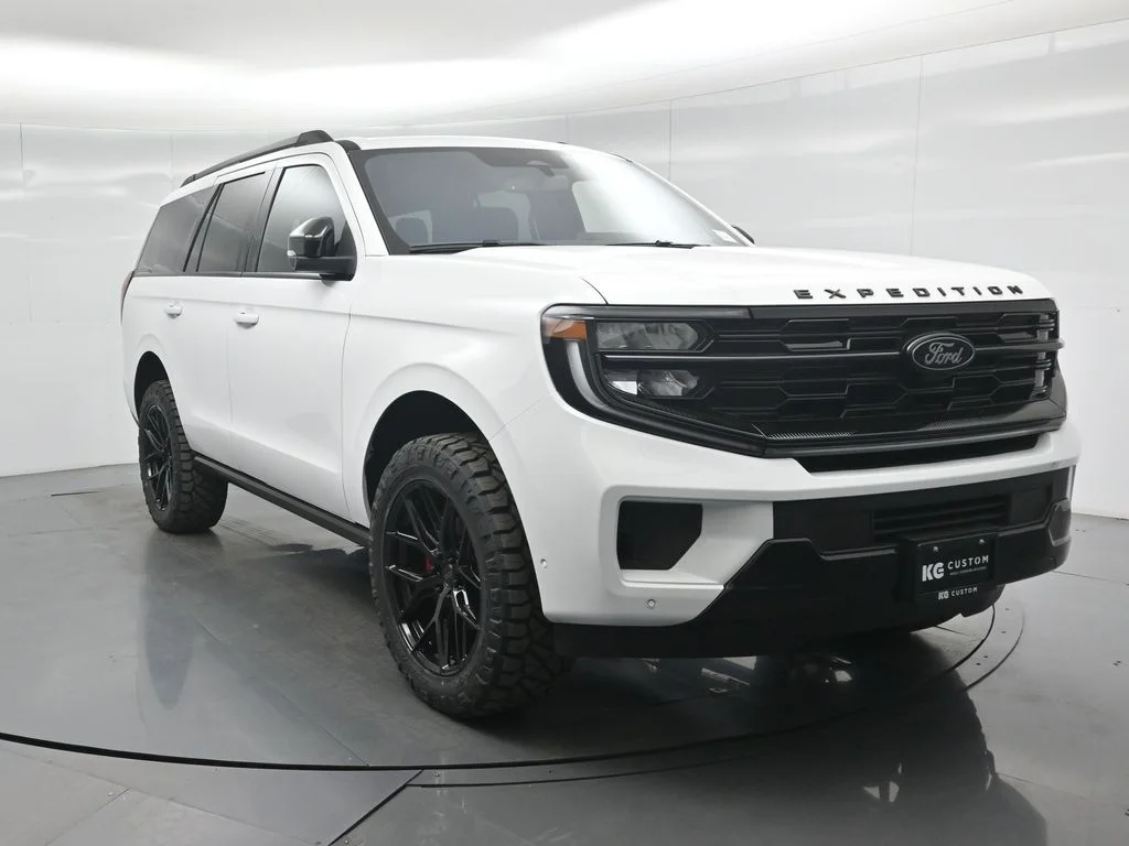 New 2025 Oxford White Ford Platinum image 23