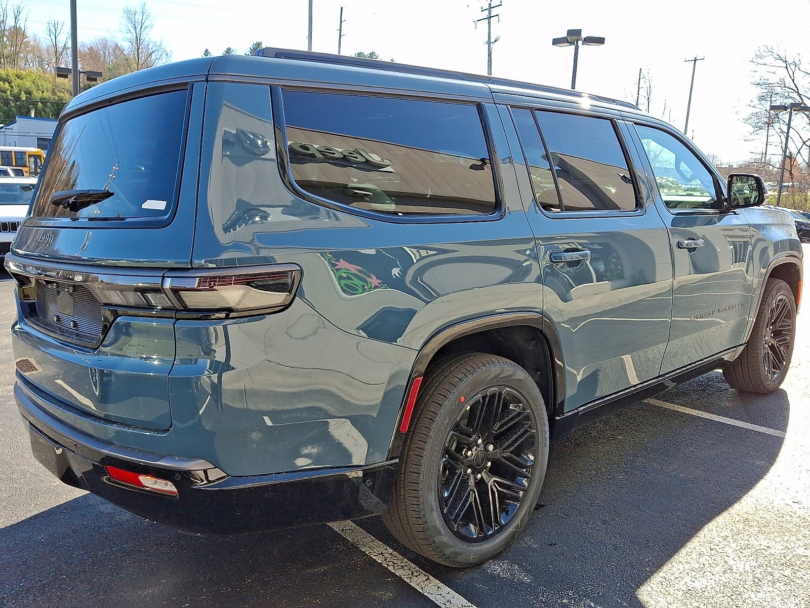 New 2026 Steel Blue Exterior Paint Jeep Limited Reserve image 3
