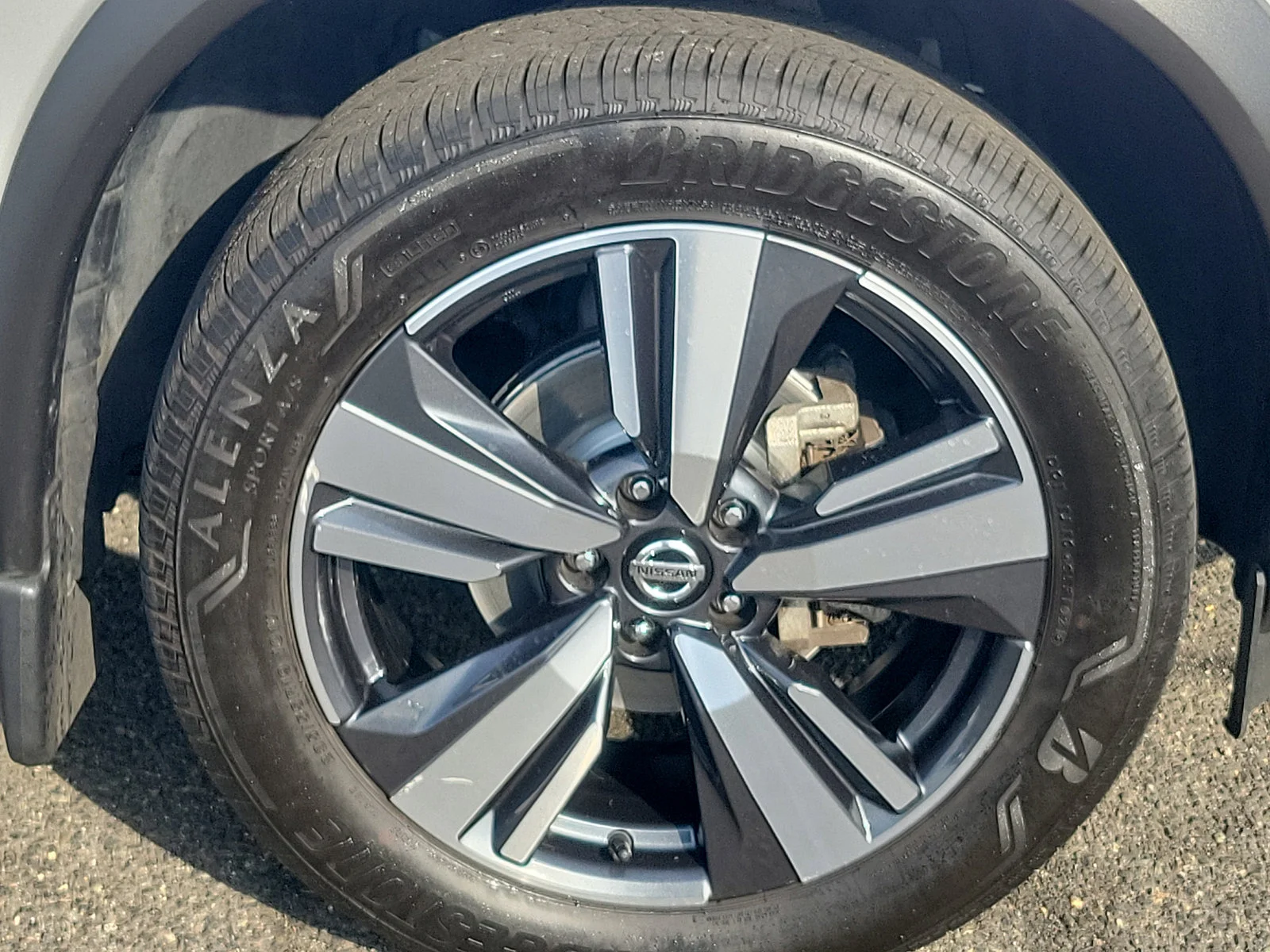 Used 2021 Brilliant Silver Metallic Nissan Platinum image 8