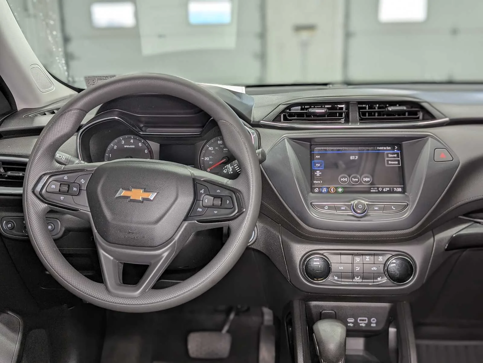 Used 2022 Summit White Chevrolet LT image 5