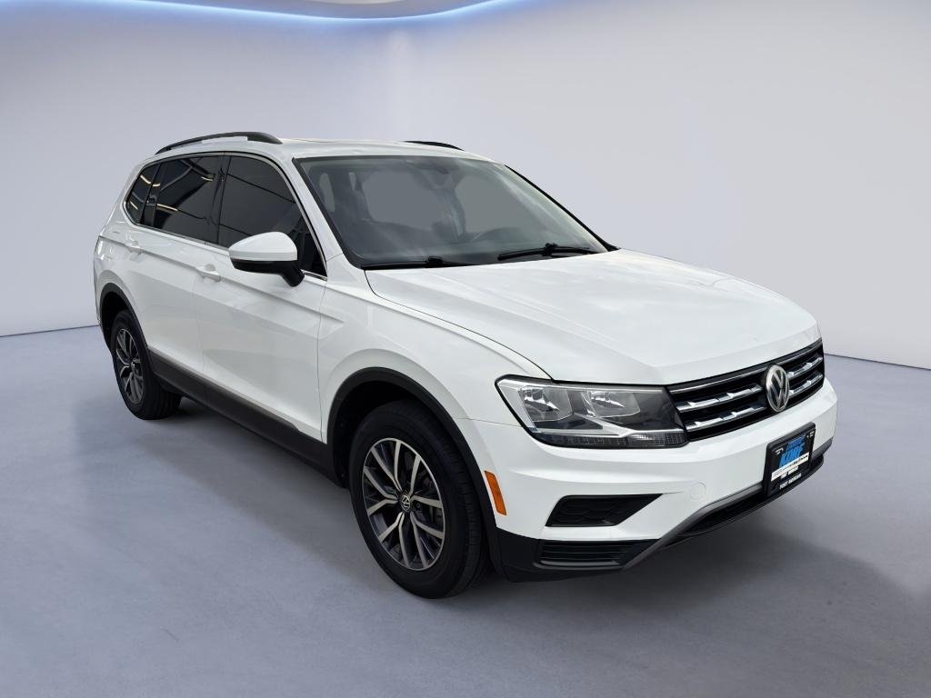 Used 2020 White Volkswagen SE image 7