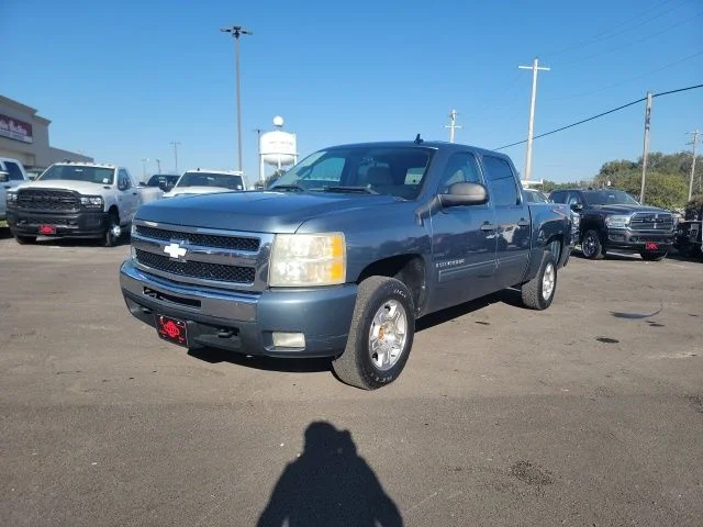 Used 2009 Blue Granite Metallic Chevrolet LT image 3