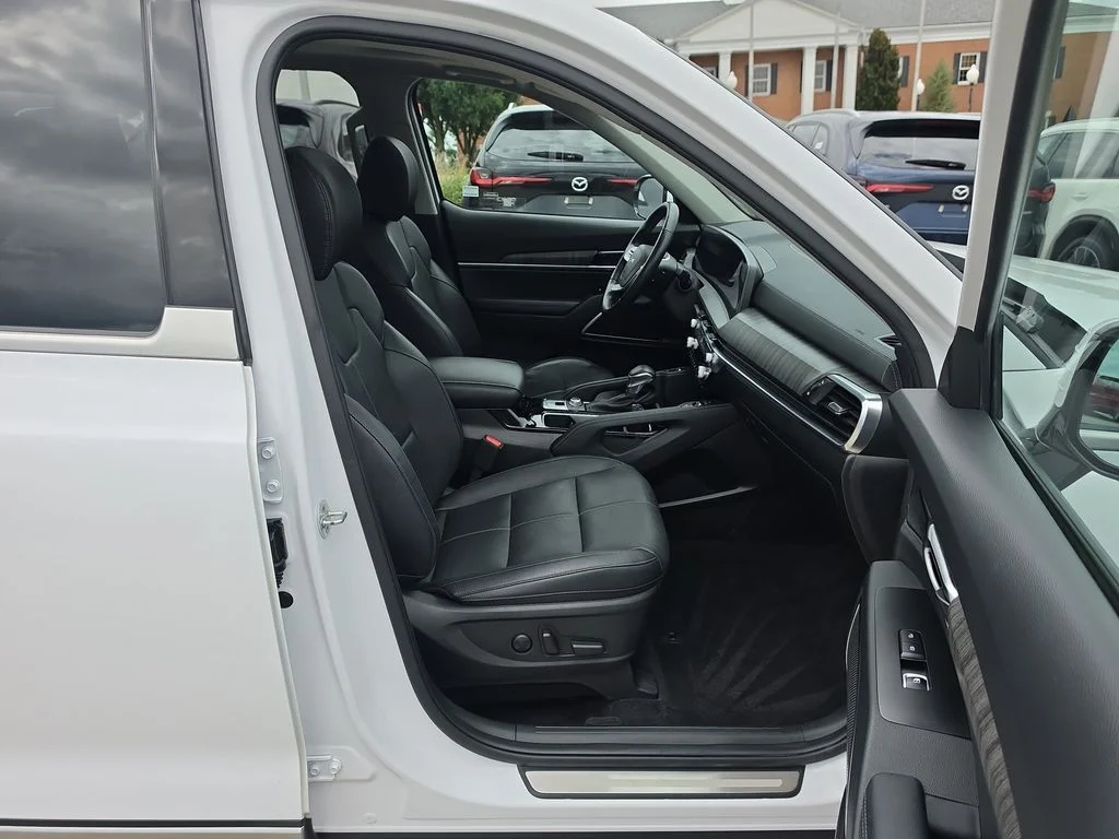 Used 2023 White Kia SX image 13
