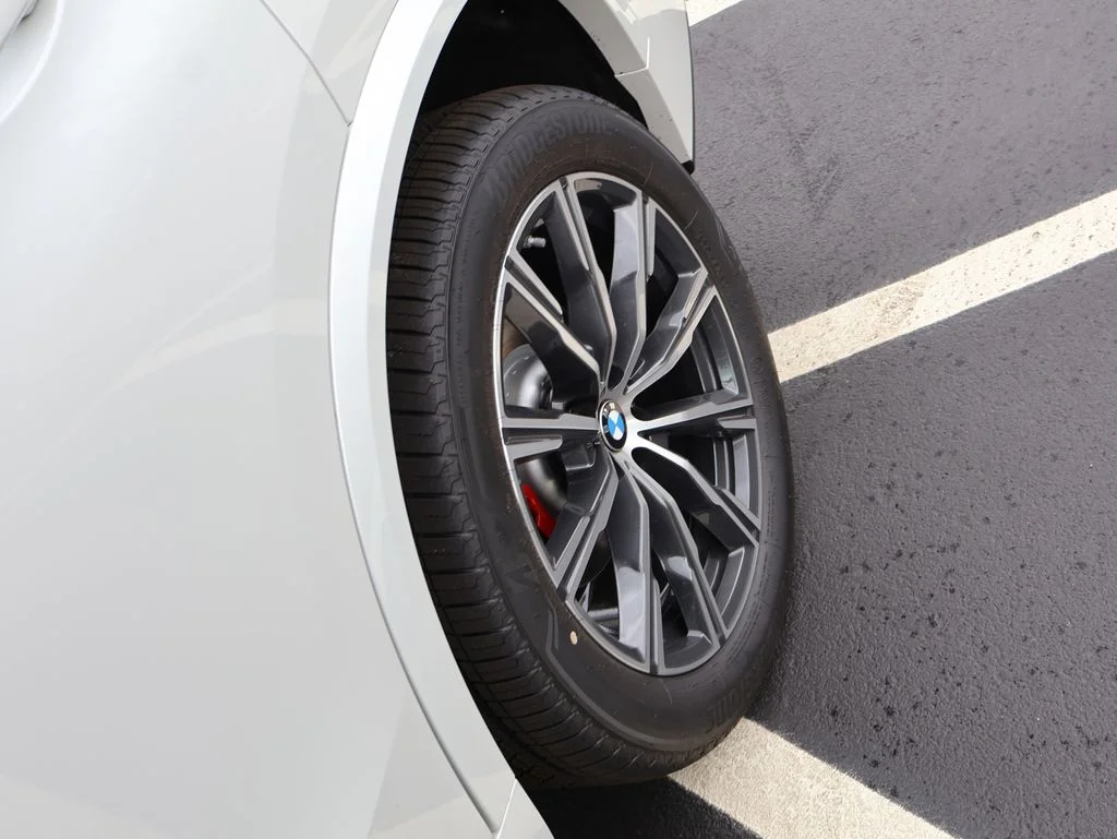 New 2026 White BMW xDrive40i image 43