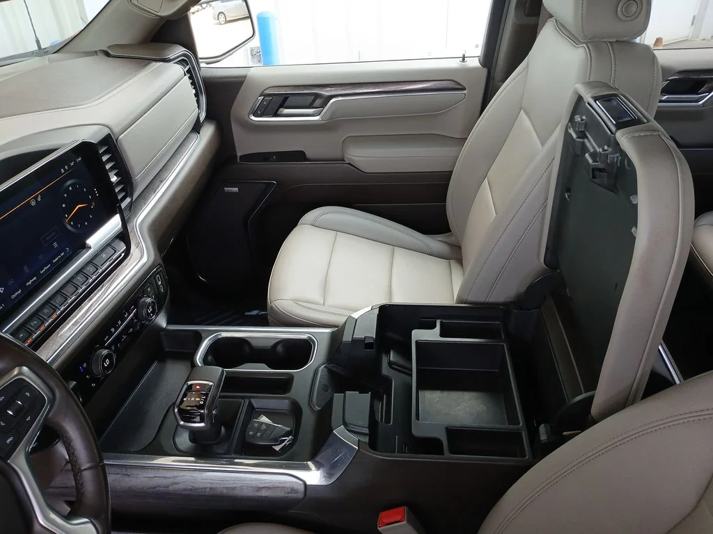 2023 Chevrolet Silverado 1500 LTZ - Photo 19