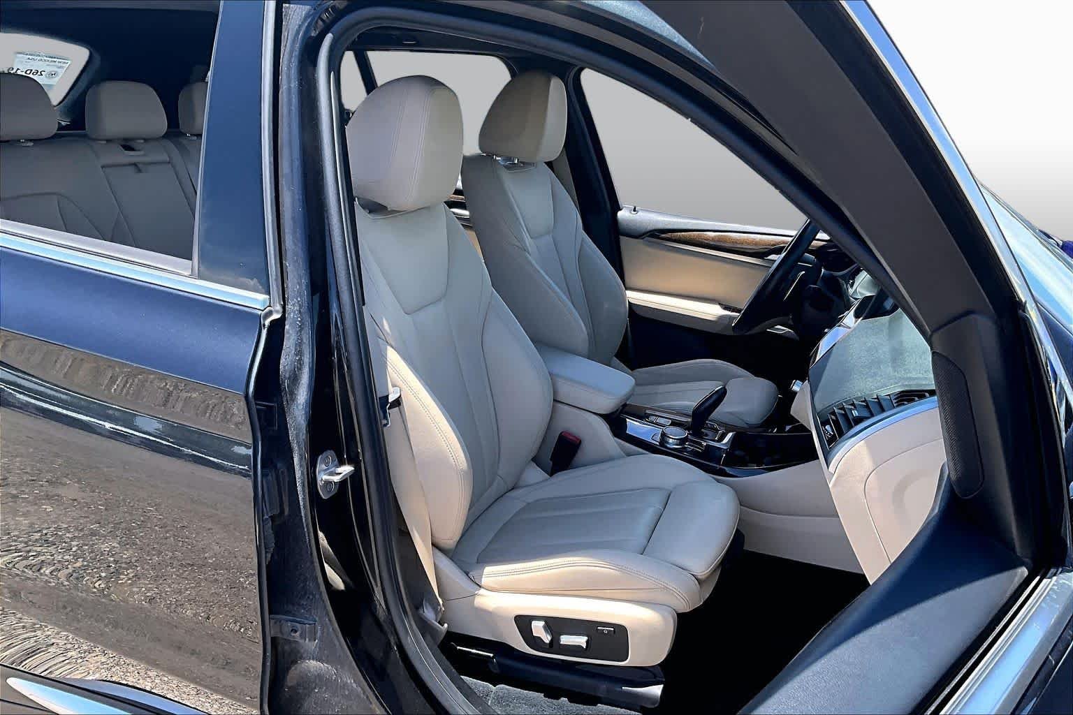 Certified Used 2019 Black Sapphire Metallic BMW sDrive30i image 7