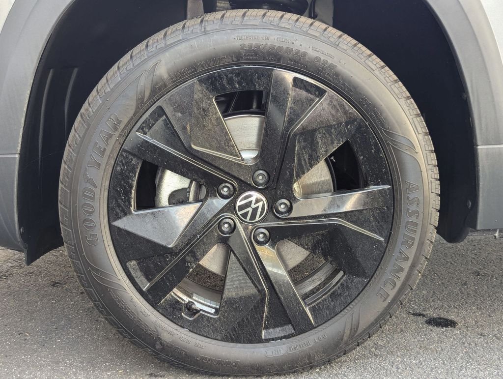 2025 Volkswagen Taos SE - Photo 25