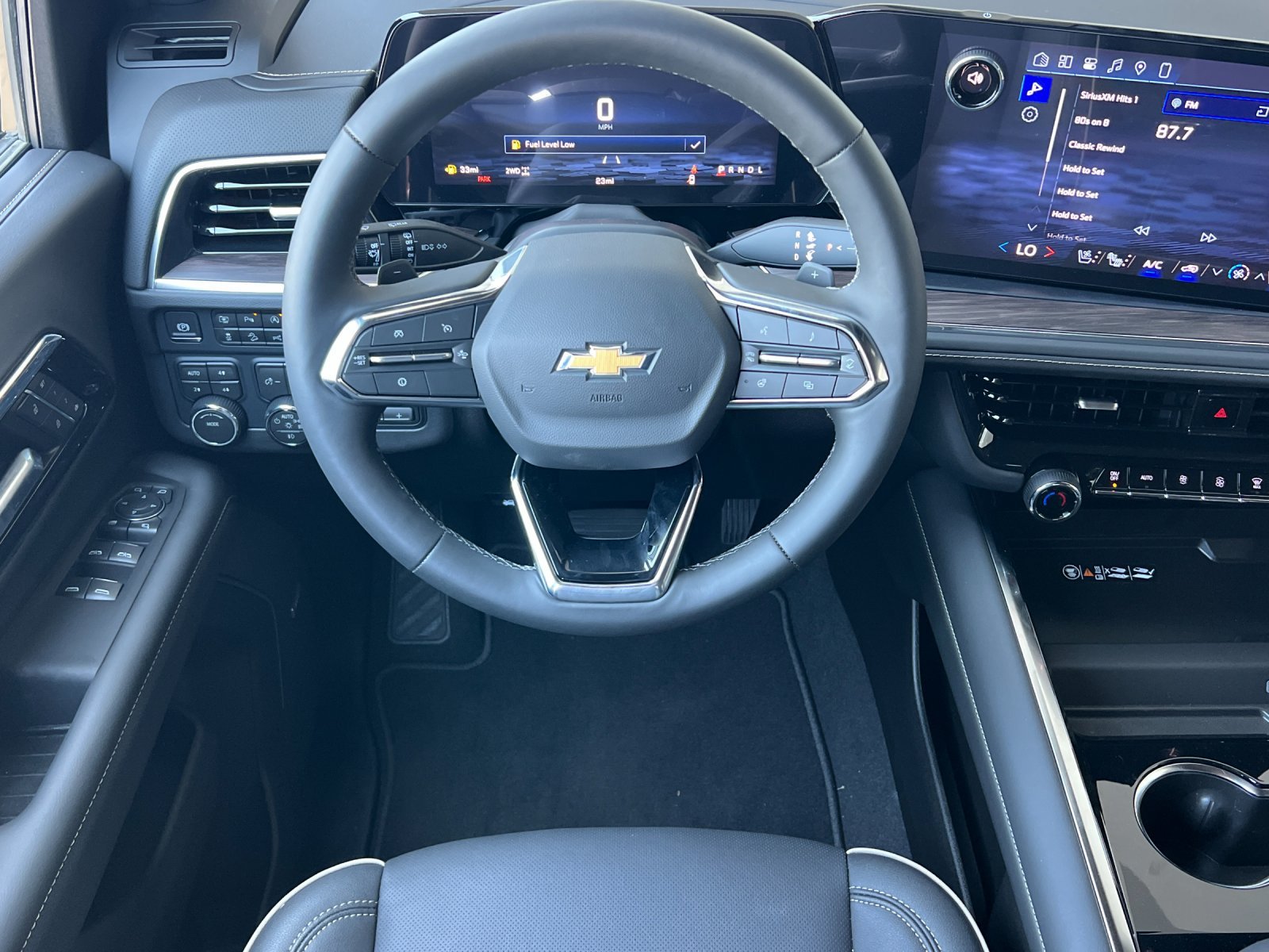 2026 Chevrolet Suburban Premier - Photo 14
