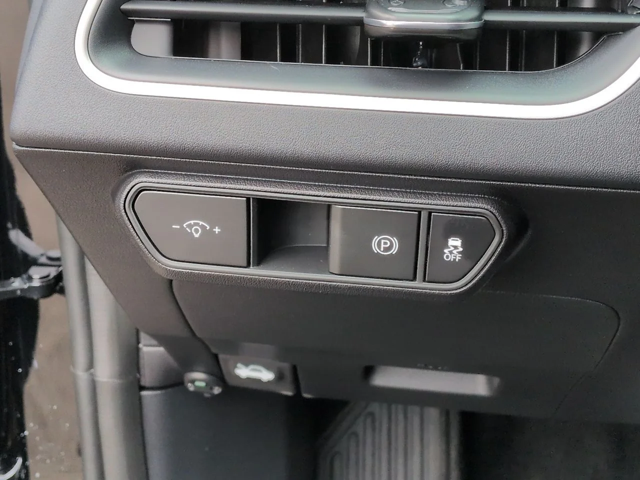 New 2026 Aurora Black Pearl Kia LXS image 18