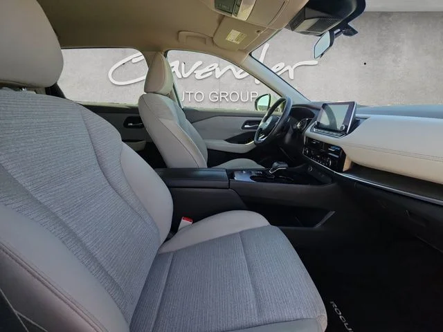 Used 2021 White Nissan SV image 24