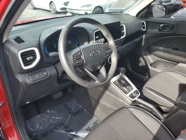 2025 Hyundai Venue Limited - Photo 8