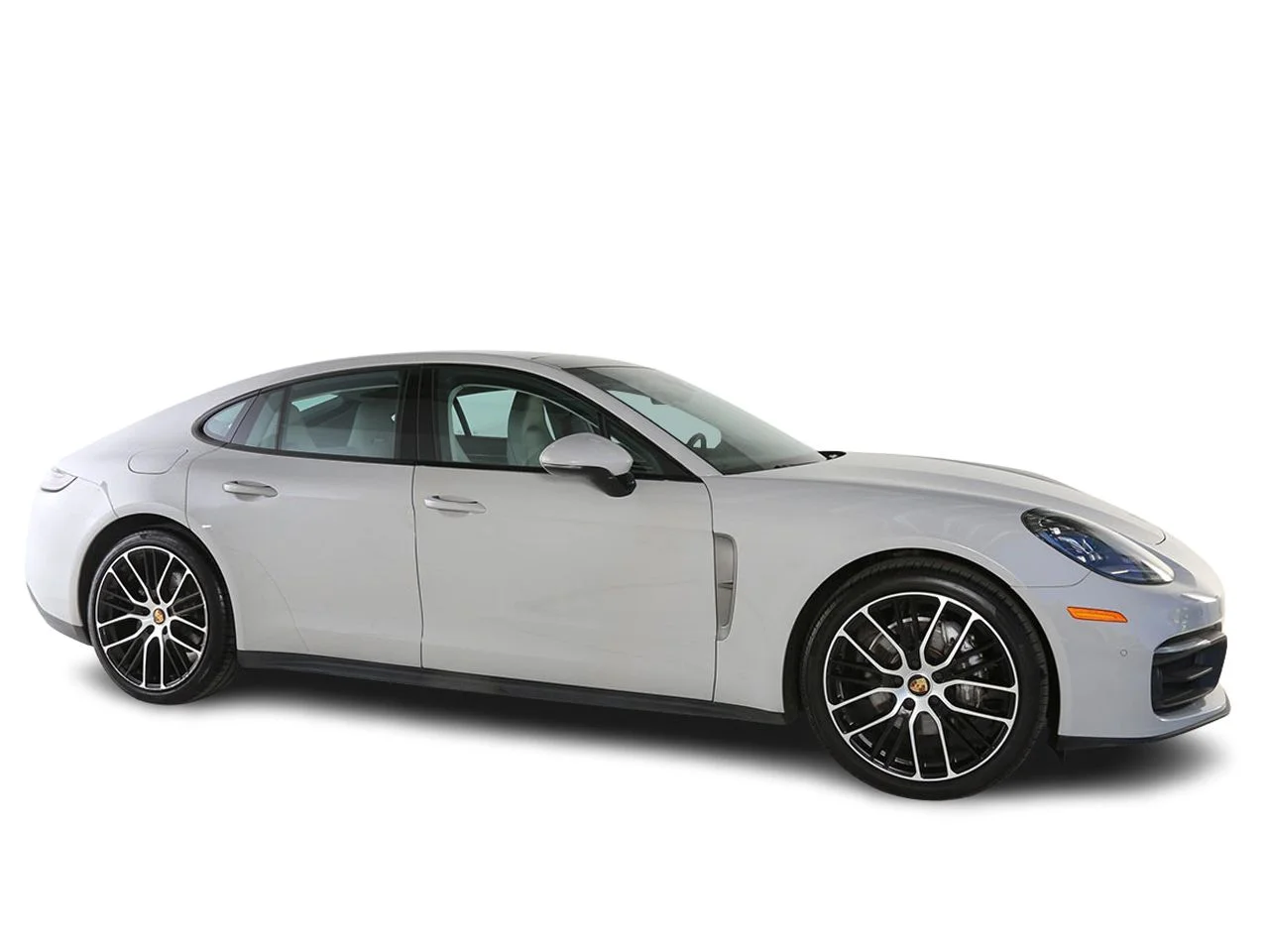 Used 2023  Porsche 4 Platinum Edition image 11