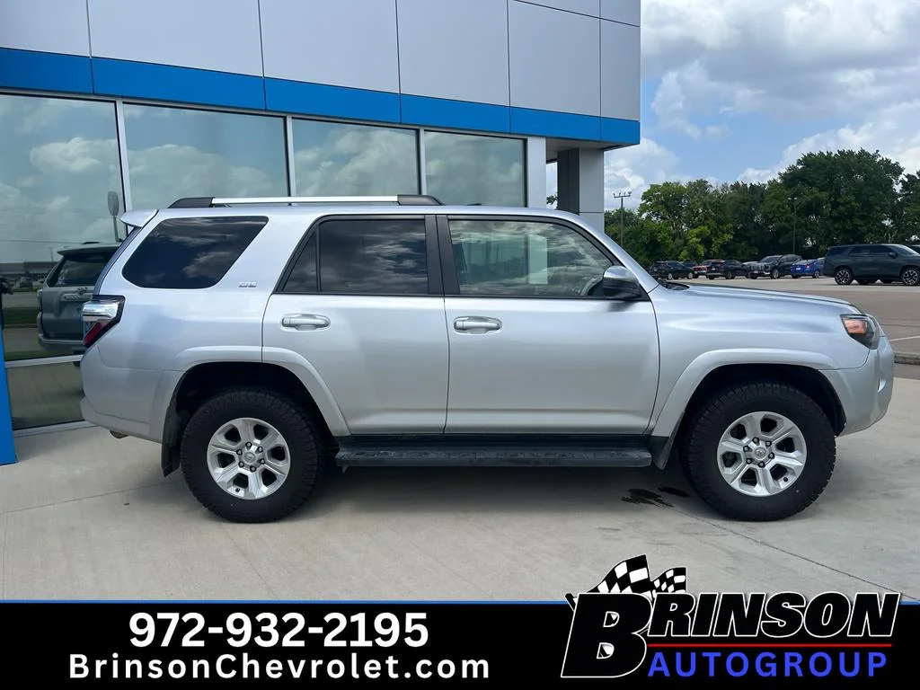 Used 2019 Classic Silver Metallic Toyota SR5 image 4