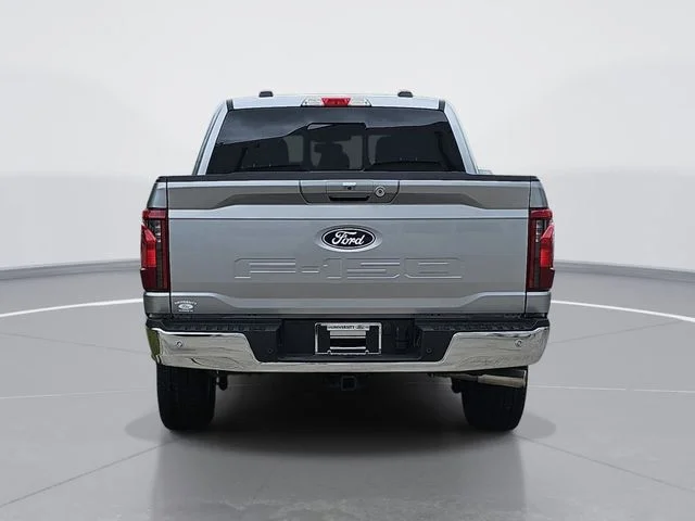 Used 2025 Silver Ford XLT image 4