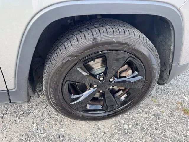 Used 2017 Silver Jeep Sport image 11
