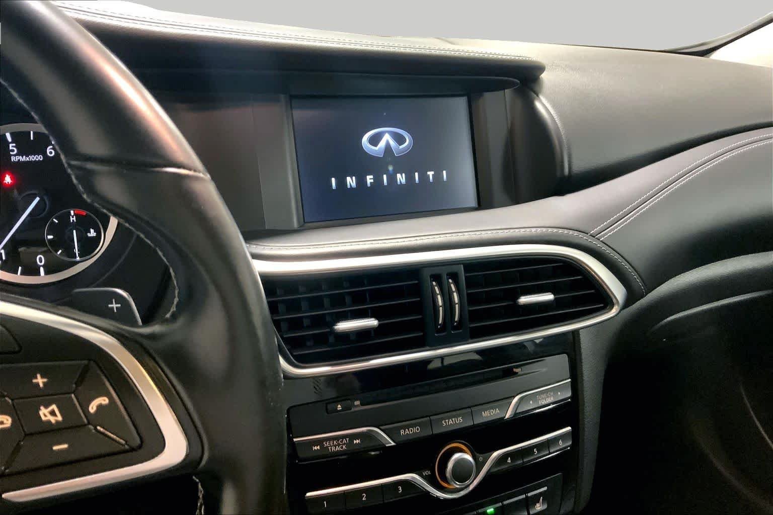 Used 2017 Graphite Shadow INFINITI Luxury image 6