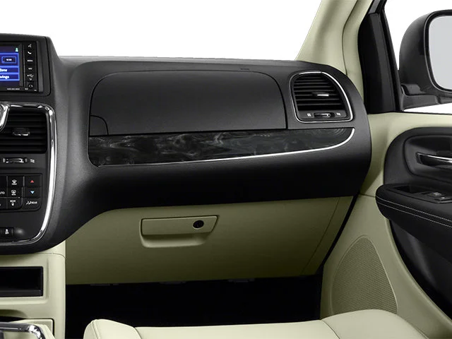 Used 2014 True Blue Pearlcoat Chrysler Touring image 17