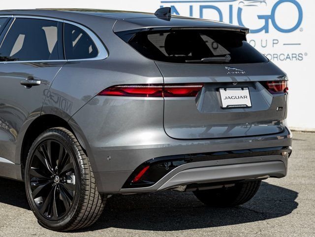 2026 Jaguar F-Pace R-Dynamic S - Photo 10