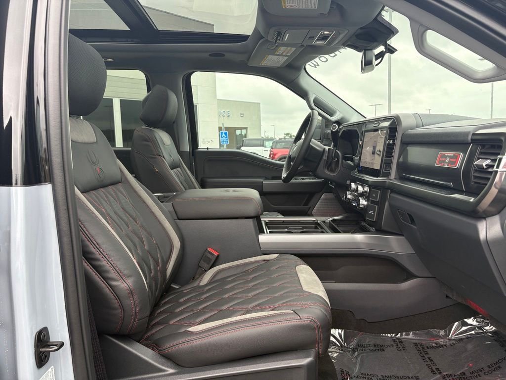 New 2026 Glacier Gray Metallic Tri-Coat Ford F-250® Lariat® image 21