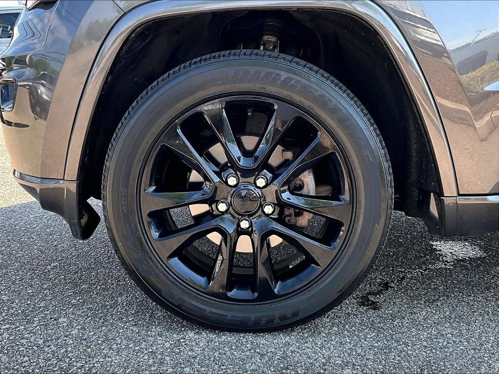 Used 2020 Gray Jeep Altitude image 7