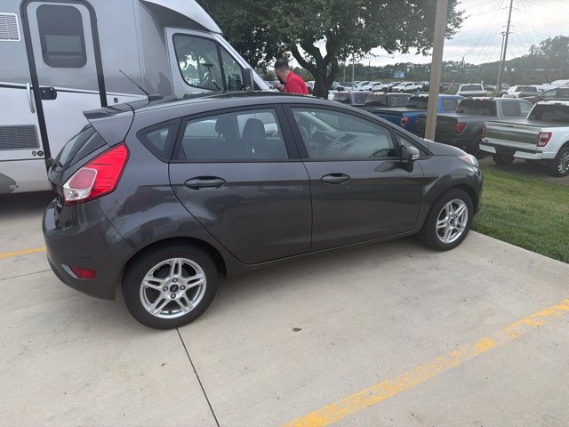 Used 2019 Gray Ford SE image 1