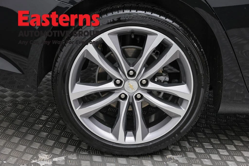 Used 2024 Black Chevrolet LT image 32