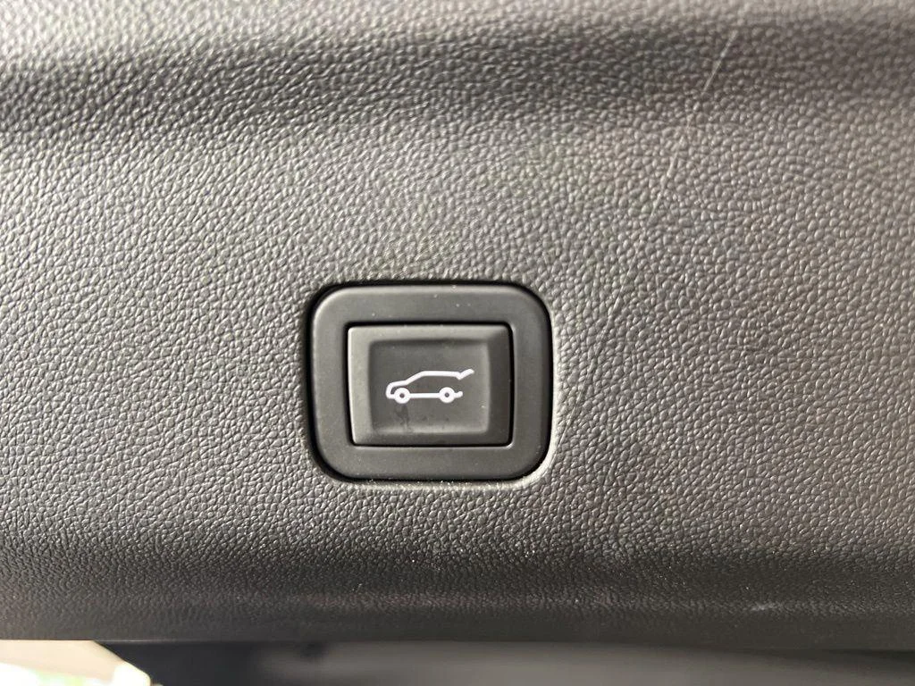 Used 2025 Black Chevrolet RST image 26