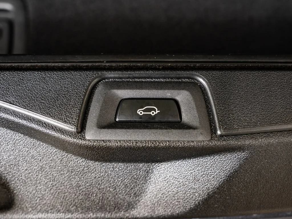 Used 2022 Arctic Gray Metallic BMW M50i image 23