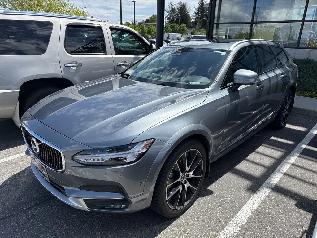 2018 Volvo V90 Cross Country's photo