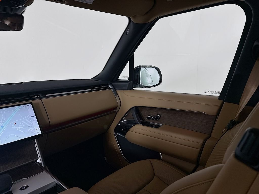 New 2026 Fuji White LAND ROVER SE image 25