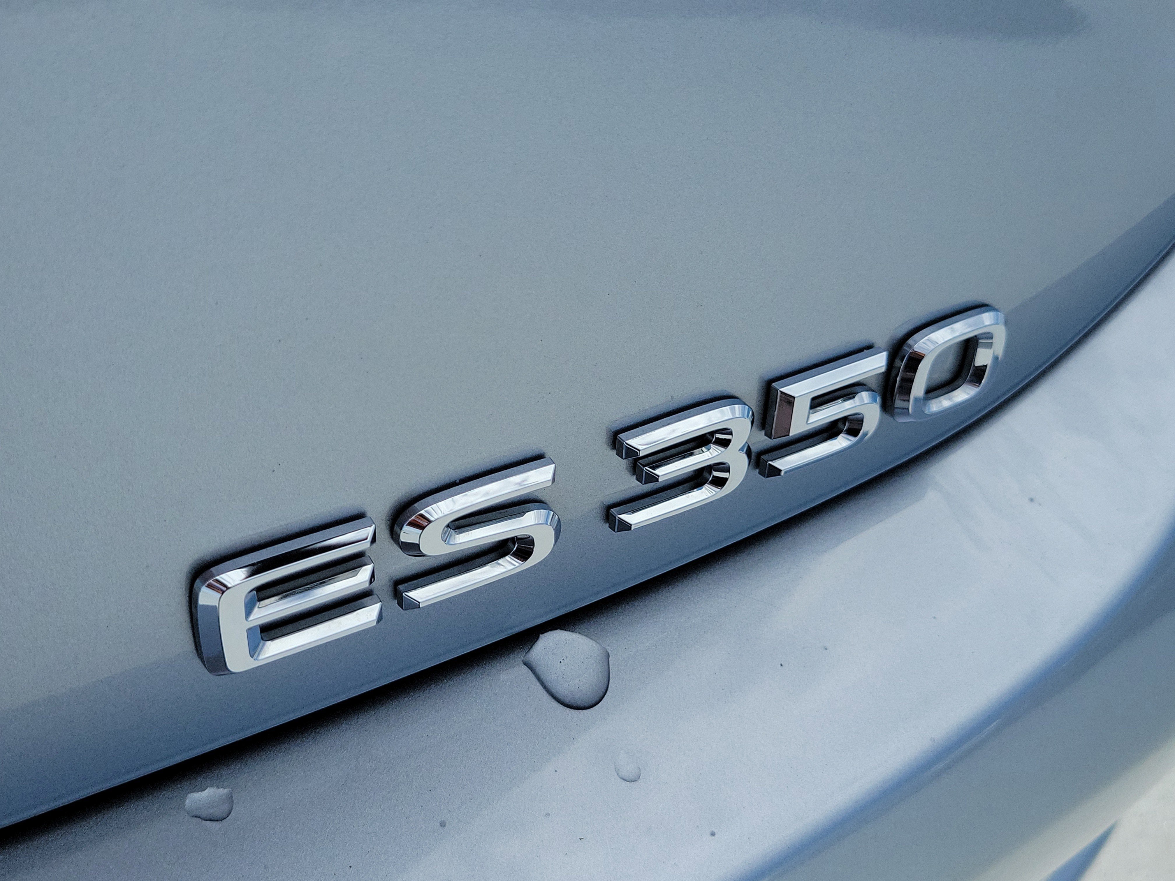 2025 Lexus ES 350 - Photo 8