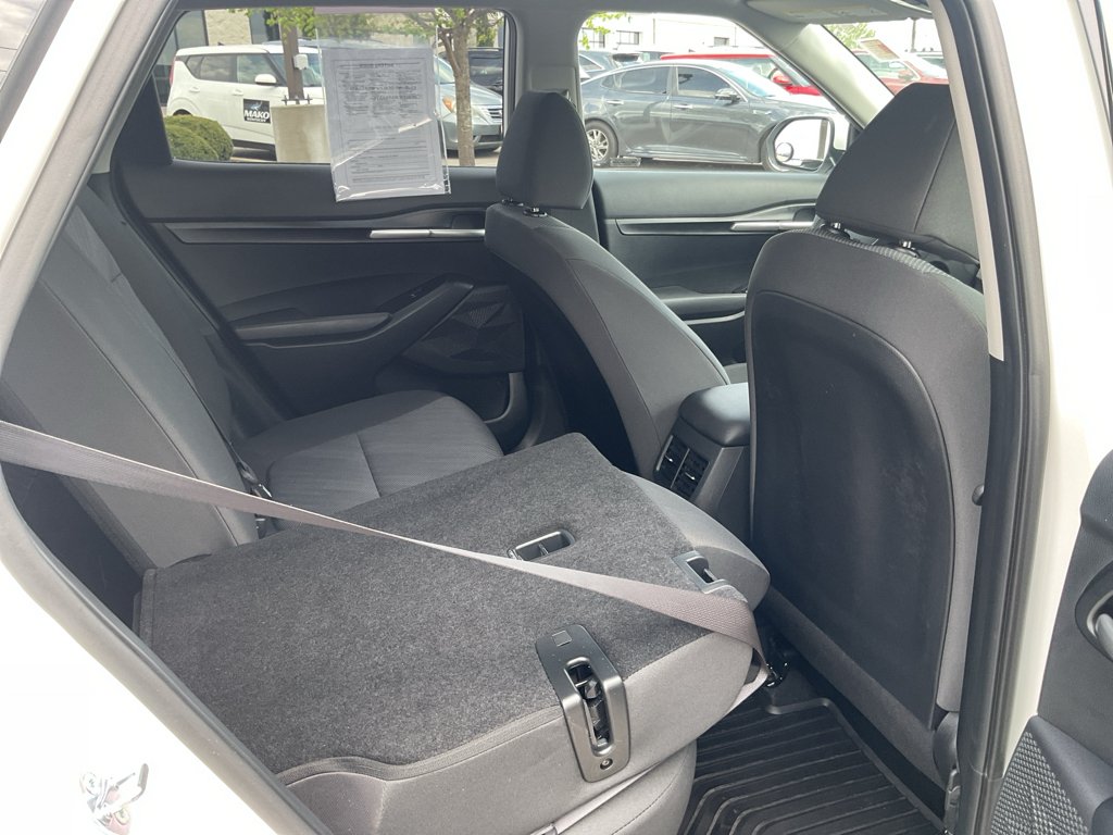 Used 2026 Snow White Pearl Kia LX image 13