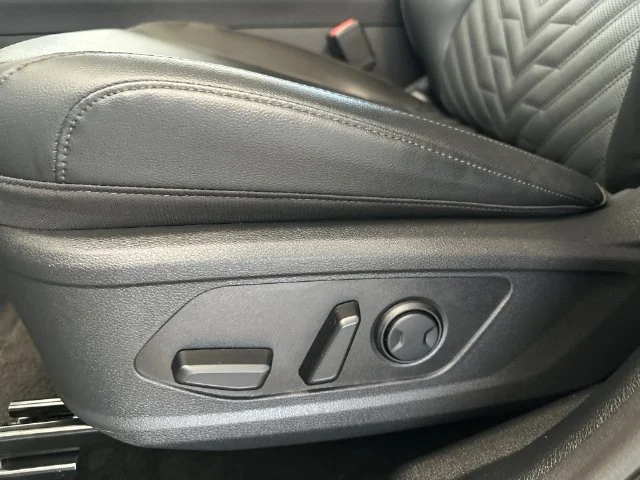 Used 2026 White Kia X-Line image 23