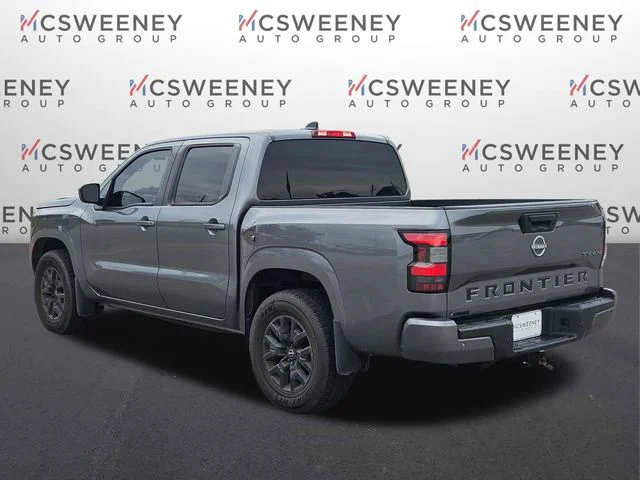 Used 2022 Gray Nissan SV image 3