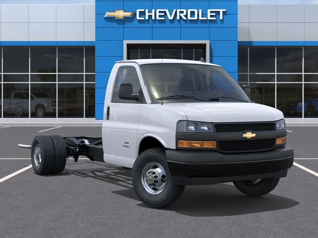 New 2025 White Chevrolet 4500 Series image 8