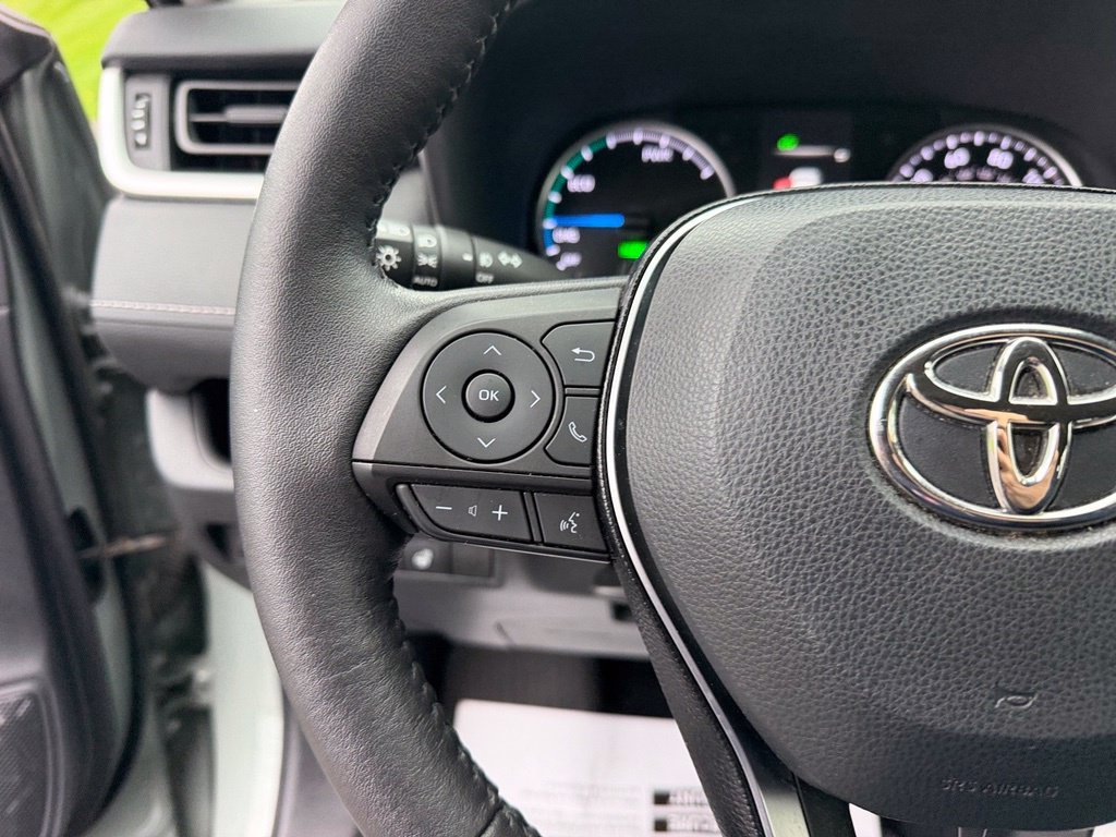 Used 2021  Toyota XLE image 27