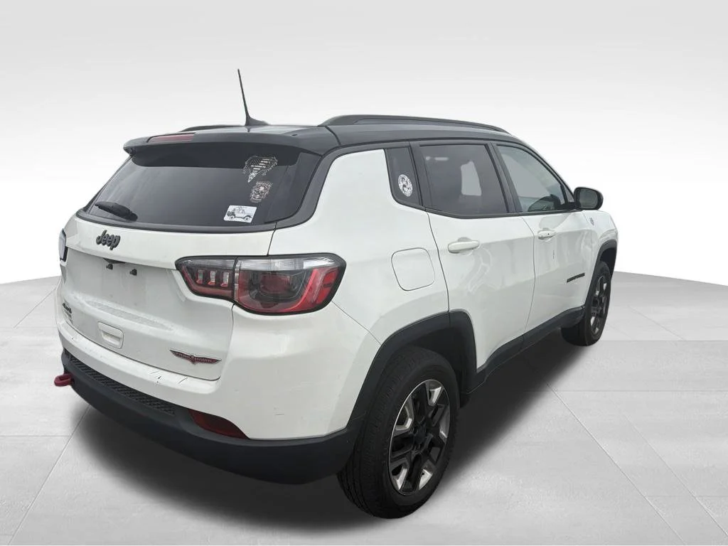 Used 2018 White Jeep Trailhawk image 26