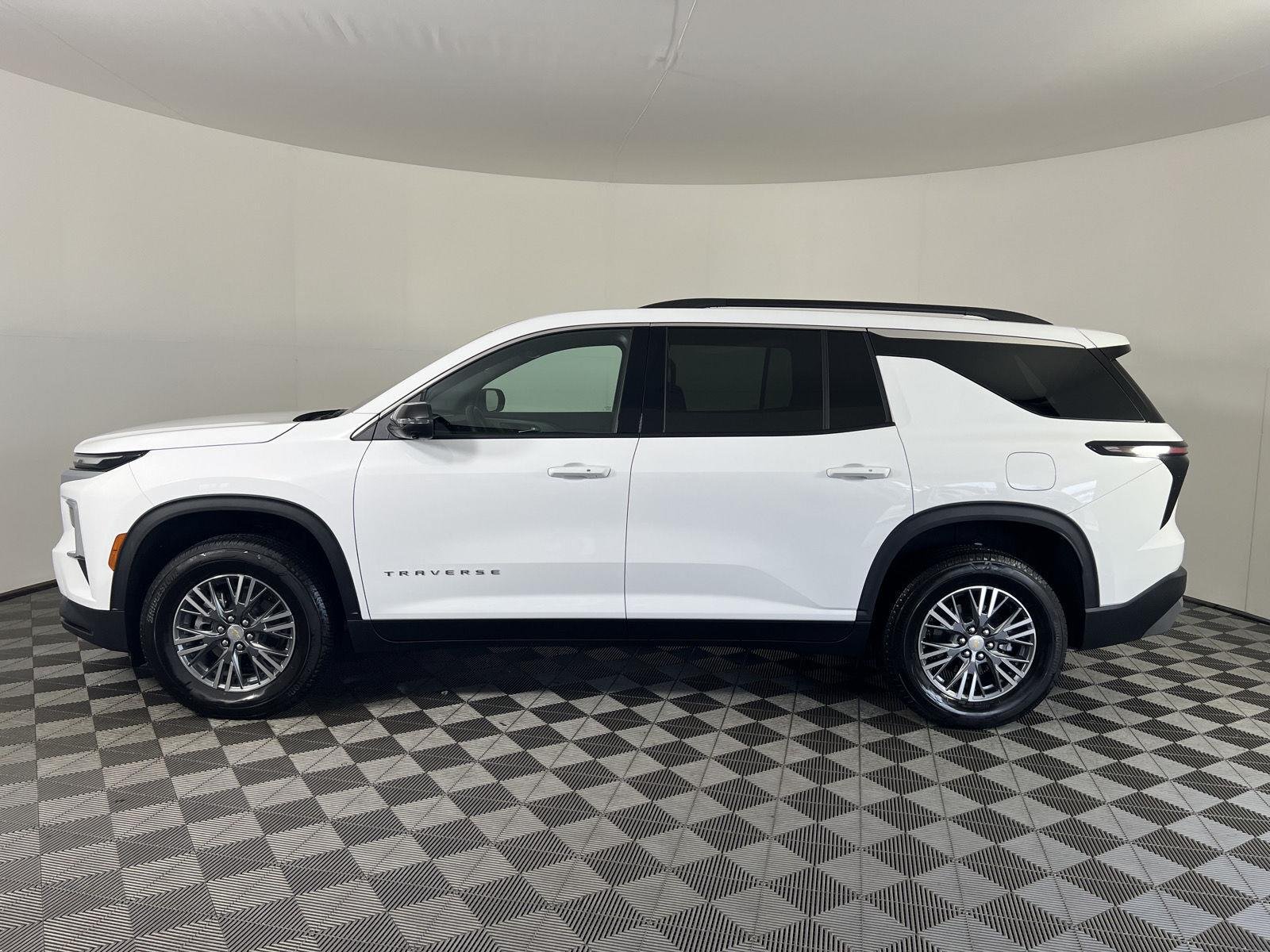 Used 2026 Summit White Chevrolet AWD LT image 29