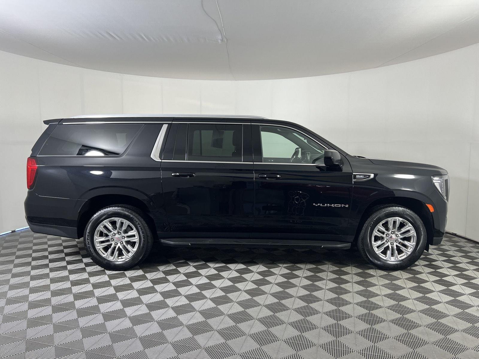 Used 2022 Onyx Black GMC SLE image 25
