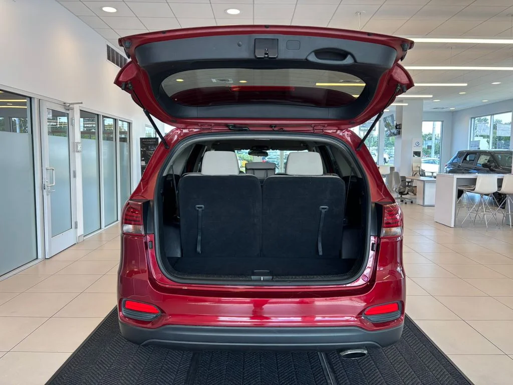 Used 2019 Red Kia LX image 9