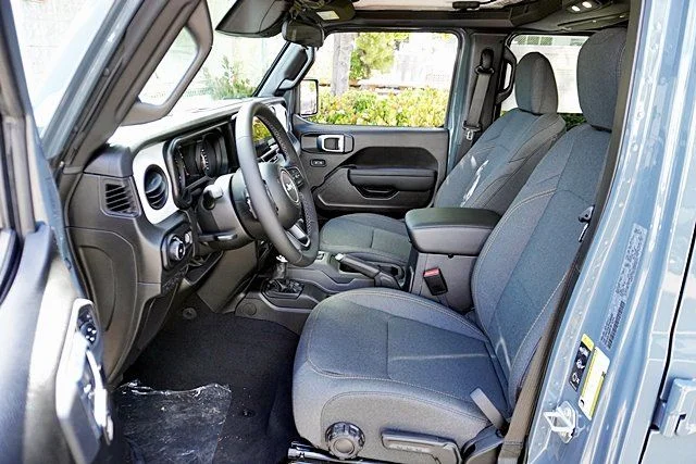 New 2026 Anvil Clear-Coat Exterior Paint Jeep Sport S image 19