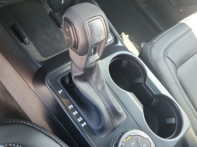 New 2026 Avalanche Gray Ford Outer Banks® image 18