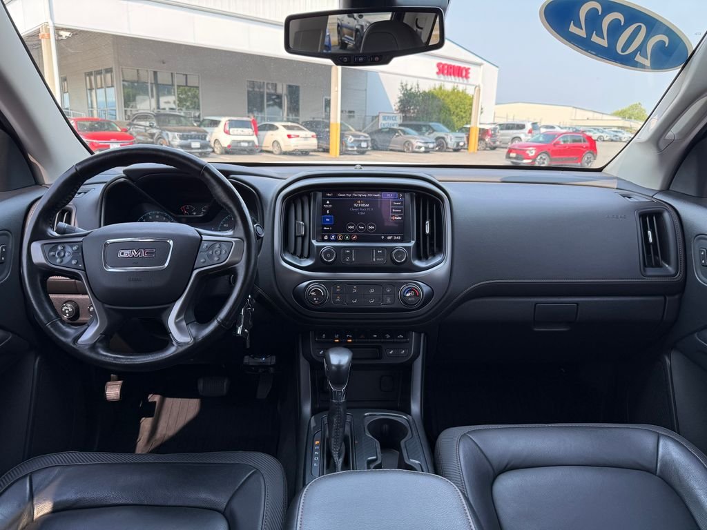 Used 2022 White GMC AT4 w/Leather image 19