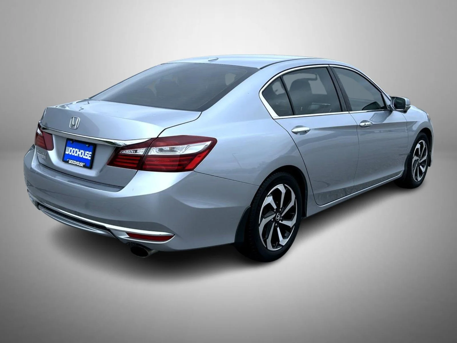 Used 2016 Silver Honda EX-L image 5