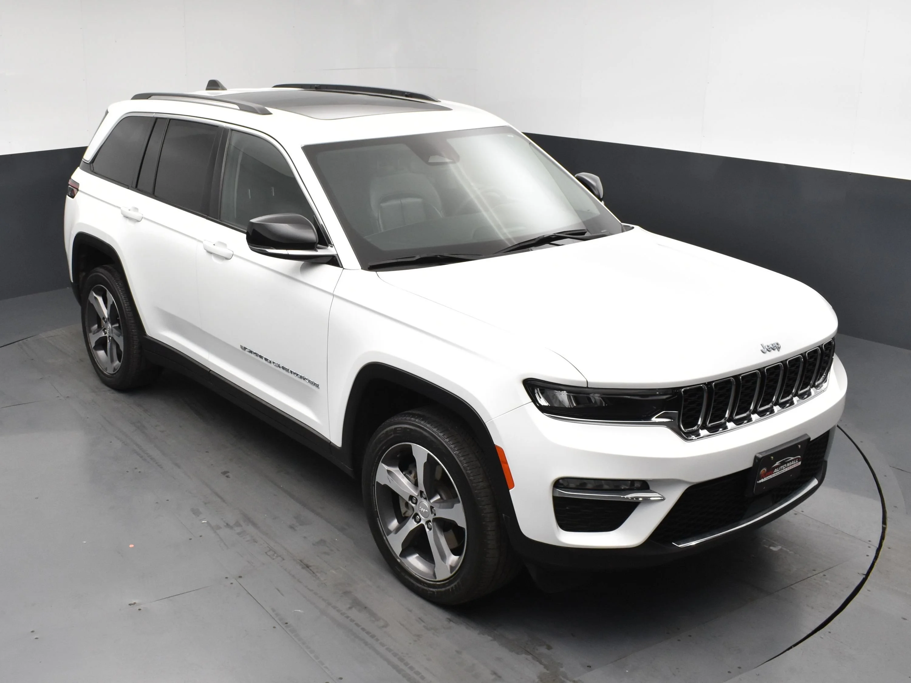 Used 2023 Bright White Clearcoat Jeep  image 16