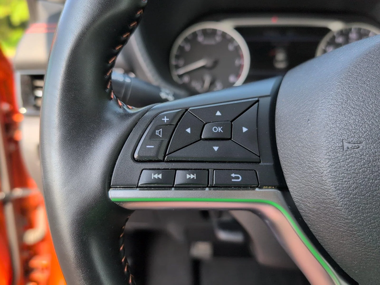 Used 2025 Monarch Orange Metallic/Super Black Nissan SR image 27