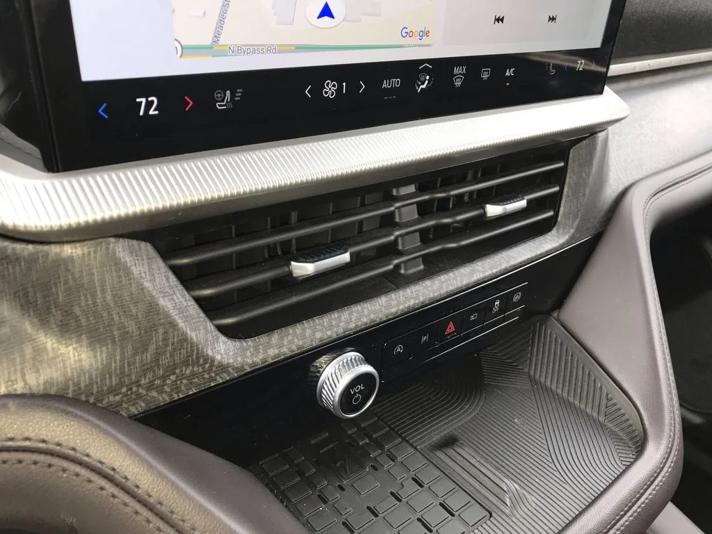 Used 2025 White Ford Platinum image 19