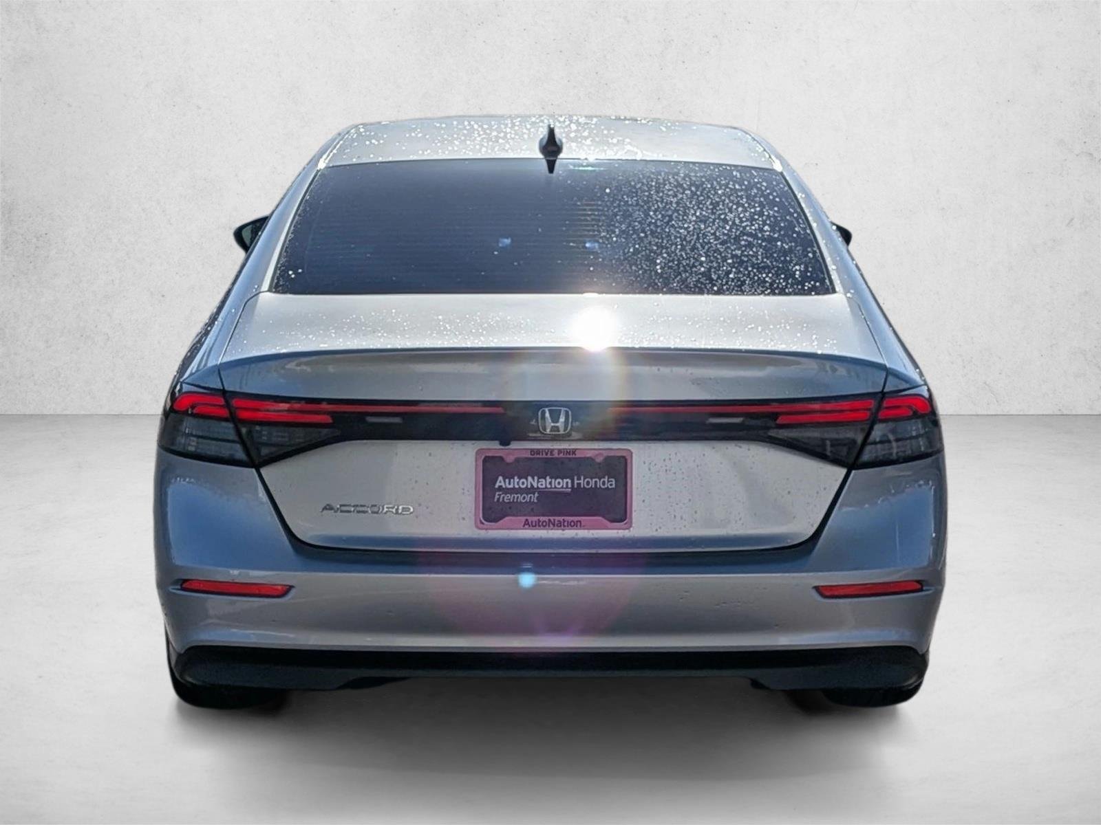 Used 2025 Solar Silver Metallic Honda SE image 7