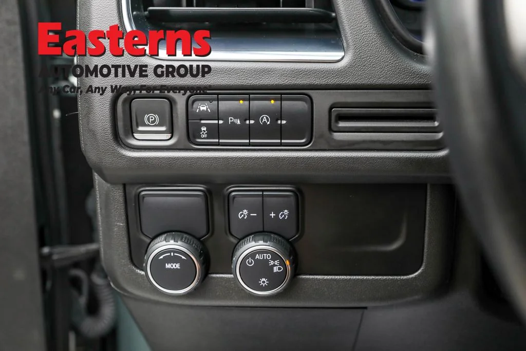 Used 2023 Green Chevrolet Premier image 19